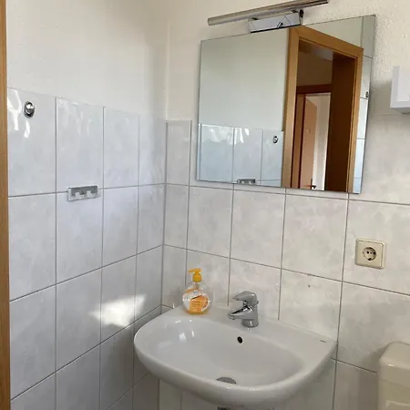 Apartment 28 - 4-6 *